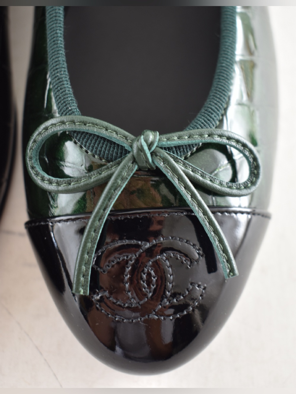Chanel 26A Dark Green Black Crocodile Patent CC Logo Ballet Ballerina Flat 39 - Picture 10 of 16